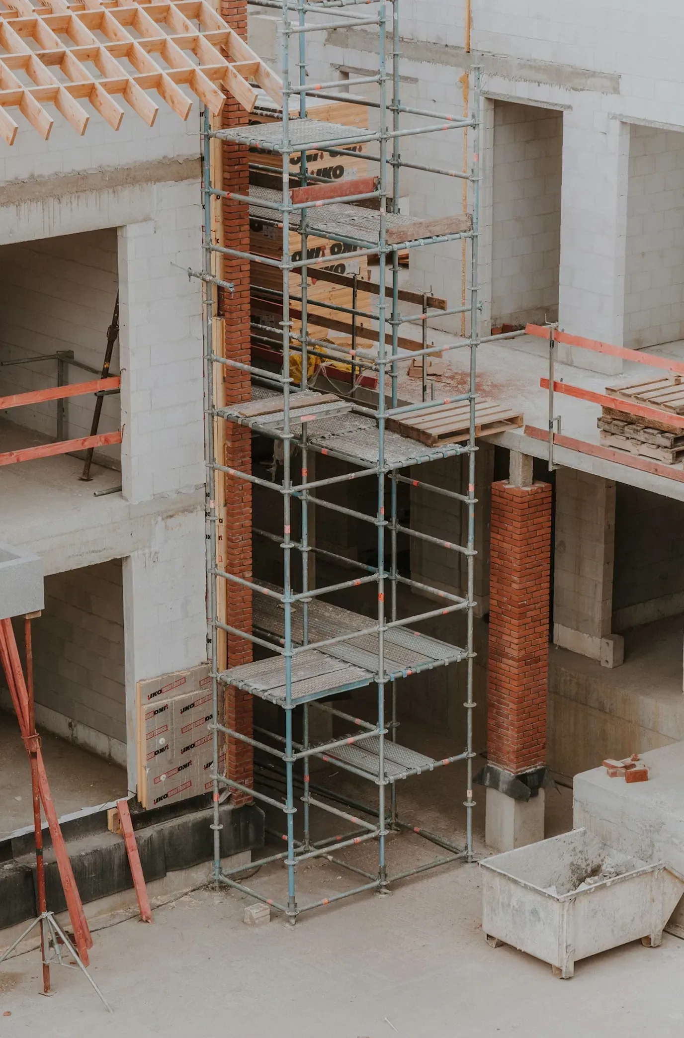 Construction scaffolding interior